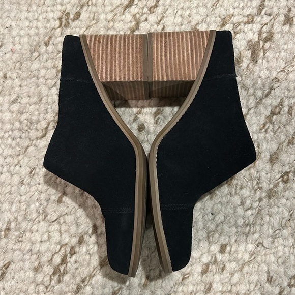 Tom’s Black Suede Block Heel Slip-ons - Picture 3 of 7
